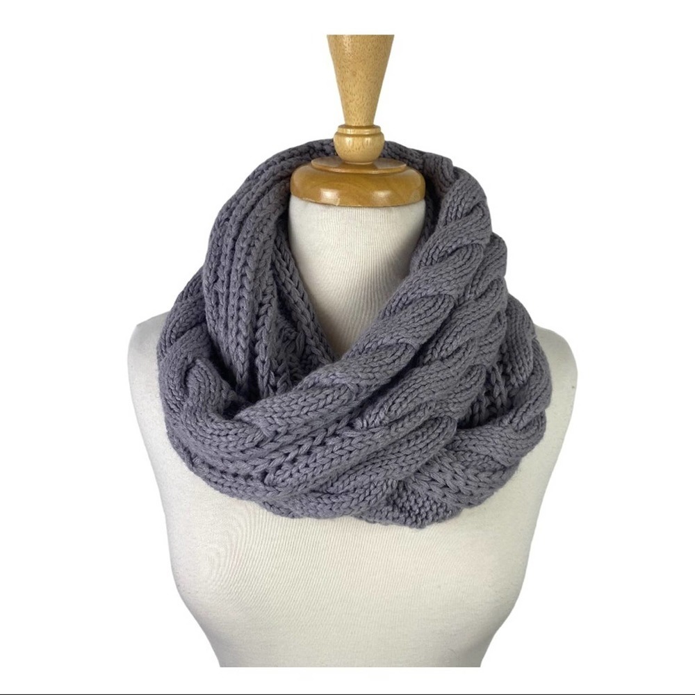 Chunky Knit Gray Infinity Scarf